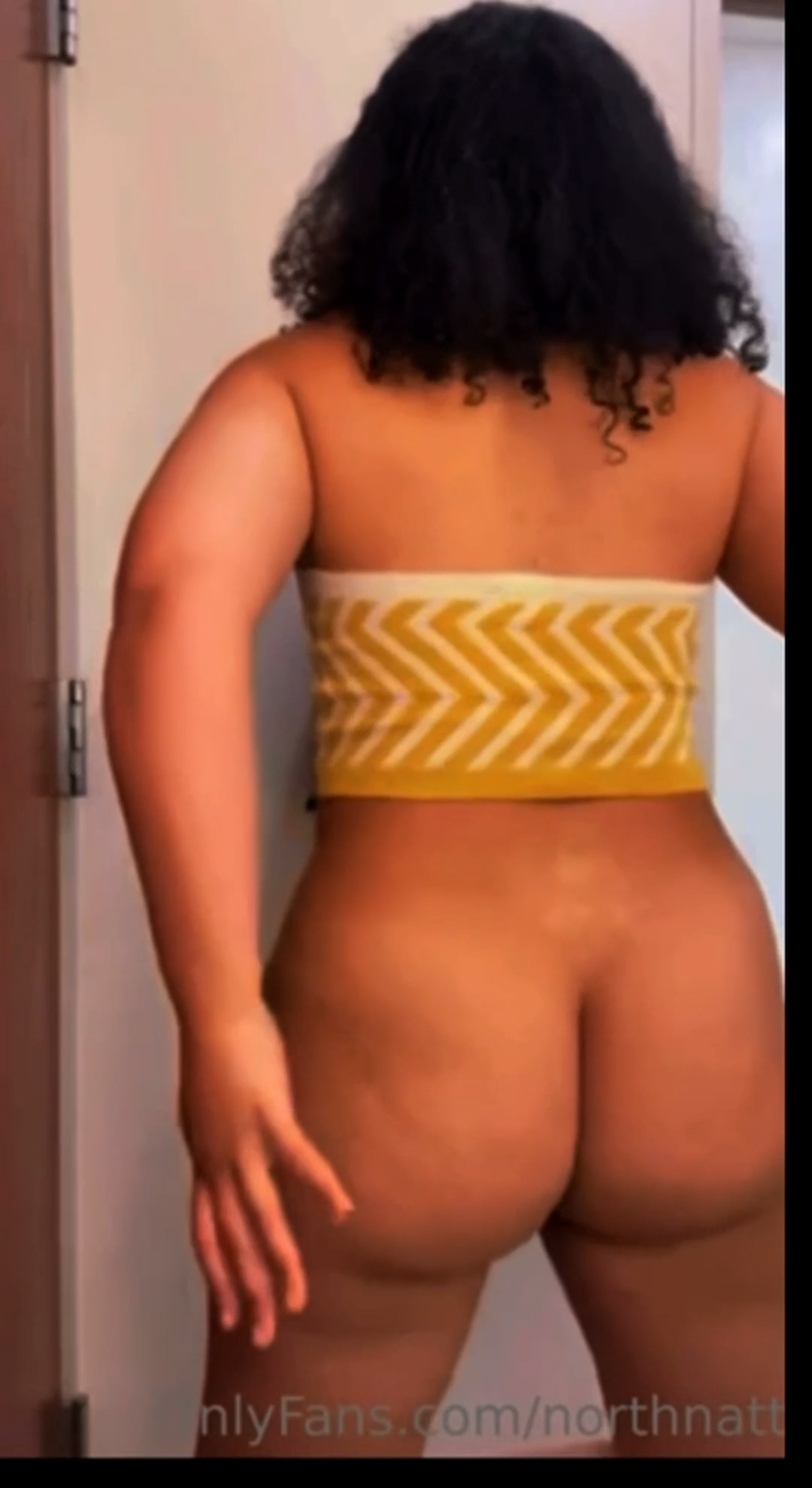 Northnatt twerking big ass so hot